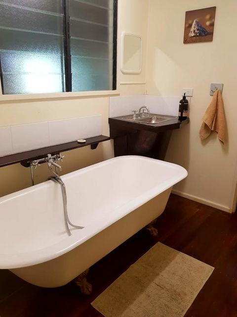 Arcadia Beach Guest House And Car Hire - Holiday Find 27