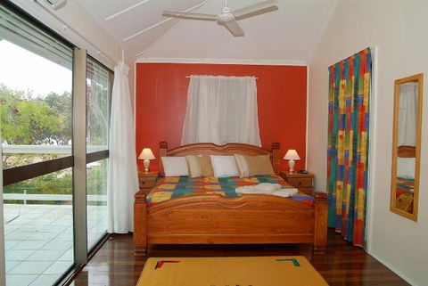 Arcadia Beach Guest House And Car Hire - Holiday Find 1