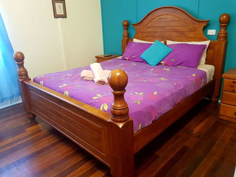 Arcadia Beach Guest House And Car Hire - Holiday Find 10