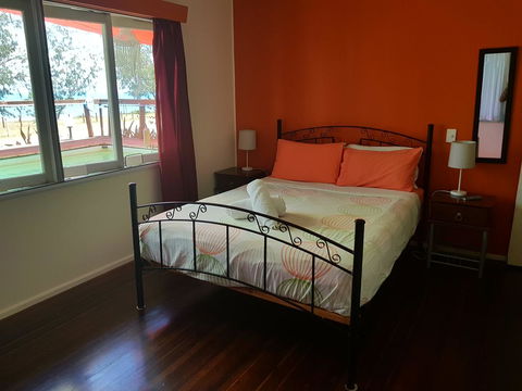 Arcadia Beach Guest House And Car Hire - Holiday Find 22