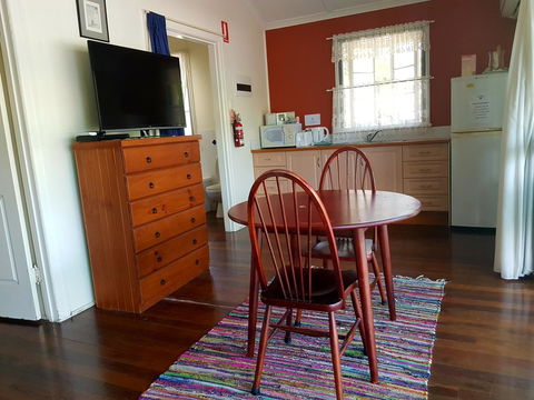 Arcadia Beach Guest House And Car Hire - Holiday Find 37