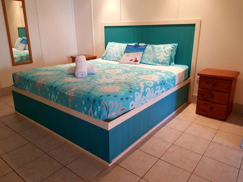 Arcadia Beach Guest House And Car Hire - Holiday Find 8