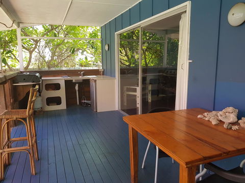 Arcadia Beach Guest House And Car Hire - Holiday Find 16