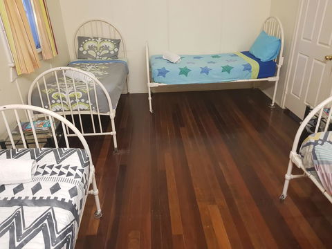 Arcadia Beach Guest House And Car Hire - Holiday Find 18