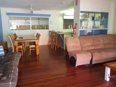 Arcadia Beach Guest House And Car Hire - Holiday Find 17