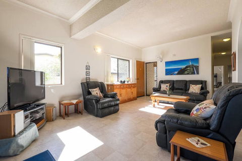 Keith\'s Place, 1 Of The 3 Most Popular Units On Bribie - Holiday Find 12
