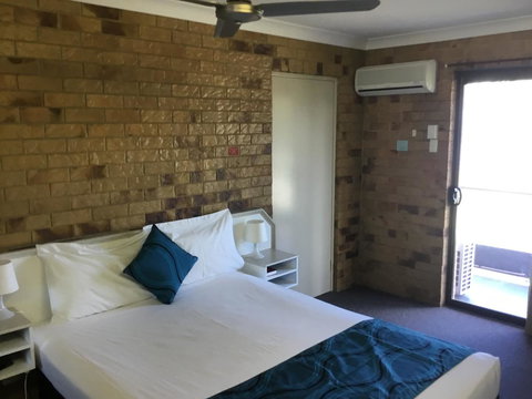 Bribie Waterways Motel - Holiday Find 16
