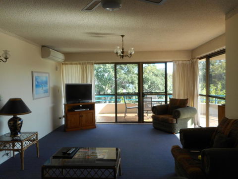 Placid Waters Holiday Apartments - Holiday Find 17