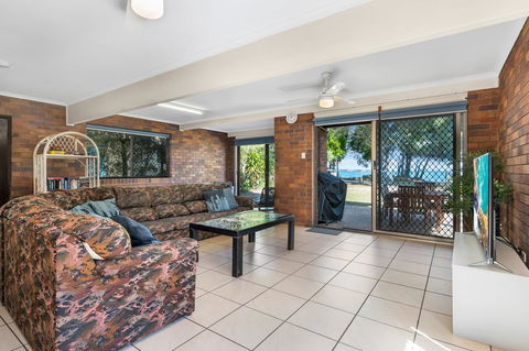 Bribie Beach House - Holiday Find 7