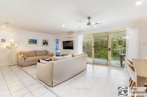 Immaculate Spacious Second Floor Unit Overlooking Pristine Parklands - Holiday Find 3