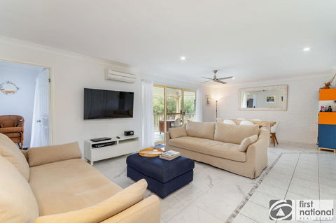 Immaculate Spacious Second Floor Unit Overlooking Pristine Parklands - Holiday Find 9