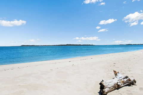 Quiet Location Across From Waterfront - South Esp, Bongaree - Holiday Find 18