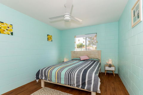Charm And Comfort In This Ground Floor Unit With Water Views! Welsby Pde, Bongaree - Holiday Find 9