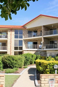 Spacious unit with views of Pumicestone - Wattle Ave Bongaree