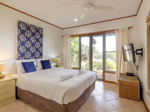 Claytons 1 By Discover Stradbroke - Holiday Find 4