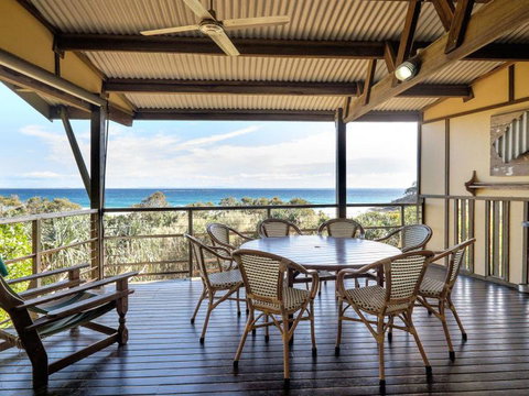 Claytons 1 By Discover Stradbroke - Holiday Find 12