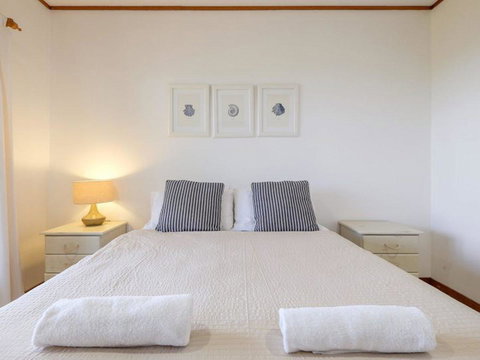 Claytons 1 By Discover Stradbroke - Holiday Find 25