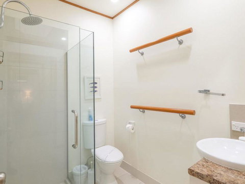 Claytons 1 By Discover Stradbroke - Holiday Find 22