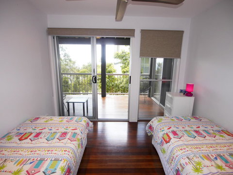 Sandbar - Holiday Find 12