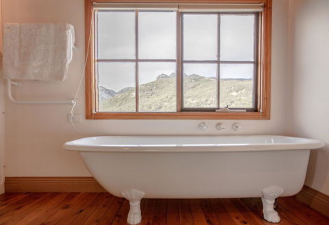 Mountain Seas Lodge - Holiday Find 8