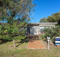 'The Croft' 11 Boulder Bay Rd - Cosy Beach House with Aircon  only 270m to the Beach - Holiday Find
