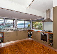 1 / 20 Cumming Parade - Holiday Find