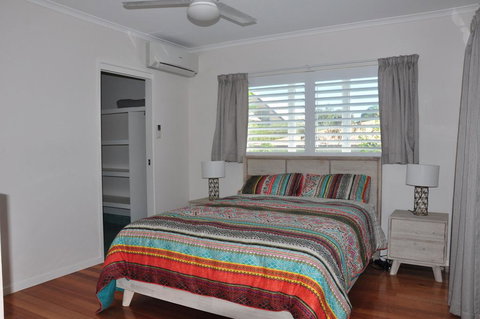 10 Double Island Drive - Modern Family Home, Centrally Located, Swimming Pool & Outdoor Area - Holiday Find 1