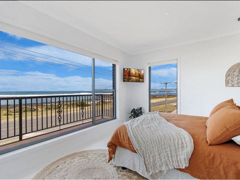 10 OCEAN VILLA - Holiday Find 0