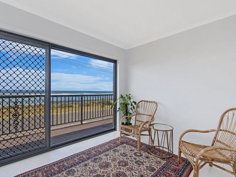 10 OCEAN VILLA - Holiday Find 2