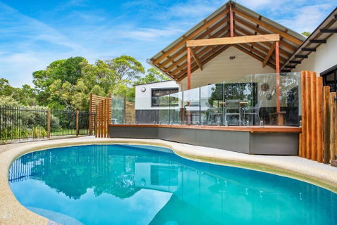 11 Naiad Court - Rainbow Shores, Fantastic Family Retreat, Swimming Pool, 200m To Beach, Free Wi-Fi - Holiday Find 2