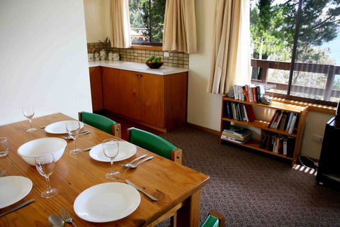11 Townsend Street, Jindabyne - Holiday Find 0