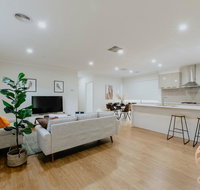 118 Refreshing 3BR Werribee Family House - Holiday Find