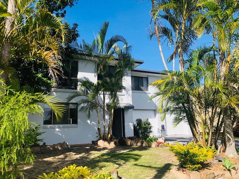 12 Cooloola Drive - Family Home, Close To Beach, Pet Friendly - Holiday Find 3