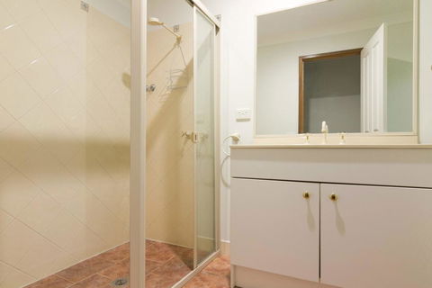 12 Mount Porepunkah Road - Holiday Find 1
