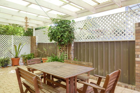 120 Ocean Parade Dalmeny - Holiday Find 0