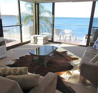 13 'Harbourside' 3-7 Soldiers Point Road - fantastic waterfront unit - Holiday Find