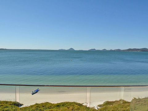 15 'Harbourside' 3-7 Soldiers Point Road - Right On The Waterfront - Holiday Find 0