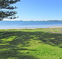 15 'Kanangra' 39 Soldiers Point Road - fantastic unit right on the water - Holiday Find