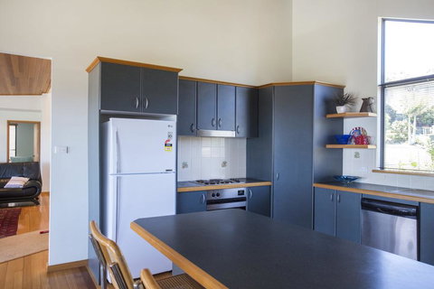 17 Canberra Crescent - Prestige Views At Burrill Lake - Holiday Find 1