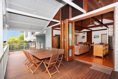 18 Northbeach Place, Mudjimba Beach - Pet Friendly, Linen Included, WIFI - Holiday Find 3