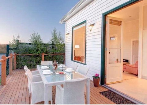 1880s Kananook Boutique Historic Luxury Apartment FSC Private Villa Bairnsdale - Holiday Find 0