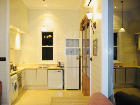1880s Kananook Boutique Historic Luxury Apartment FSC Private Villa Bairnsdale - Holiday Find 2