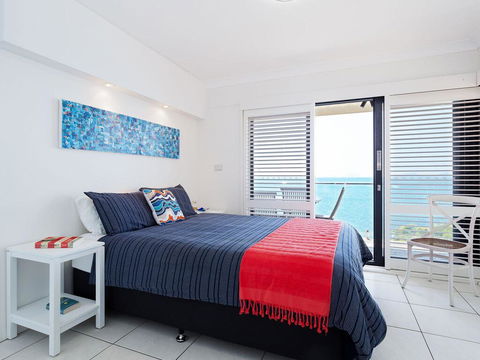 2 'Lanimer' 14 Mitchell Street - Beautiful Waterfront Property With Spectacular Views - Holiday Find 1