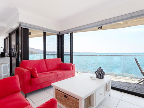 2 'Lanimer' 14 Mitchell Street - Beautiful Waterfront Property With Spectacular Views - Holiday Find 0