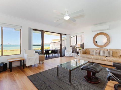 2 'The Pelicans' 53 Soldiers Point Road - Ground Floor Unit On The Waterfront - Holiday Find 0