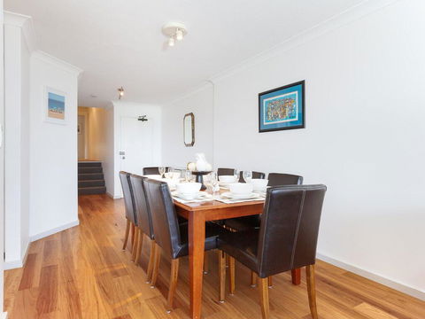 2 'The Pelicans' 53 Soldiers Point Road - Ground Floor Unit On The Waterfront - Holiday Find 3