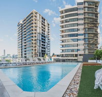 2 Bed Brisbane Resort Apartment - Holiday Find
