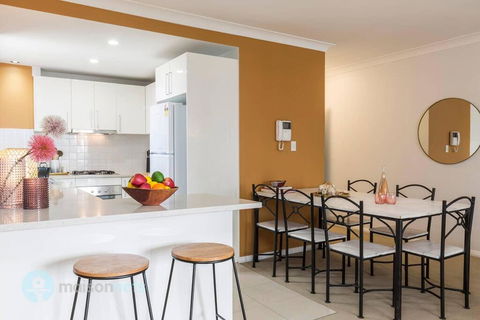 2 Bedroom 2 Bathroom Apt With Balcony And Parking - Holiday Find 2