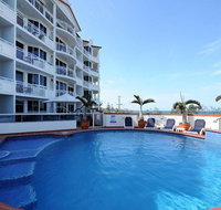 2 Bedroom Alex Unit - Ocean Pool and Park Views - Holiday Find