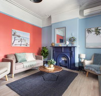 2-Bed Apartment Metres From Coogee Beach and Dining - Holiday Find